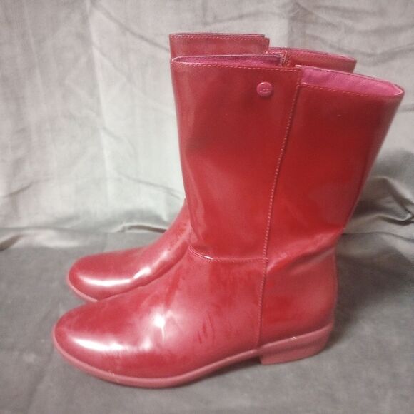 UGG Shoes - Ugg Burgundy Waterproof Rain Snow Boots Size 6 EUC